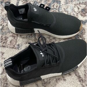 Adidas NMD r1 men is size 9.5
